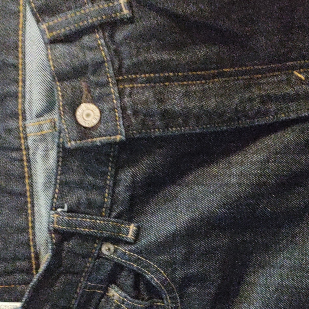 Men's Levis - Picture 3 of 5